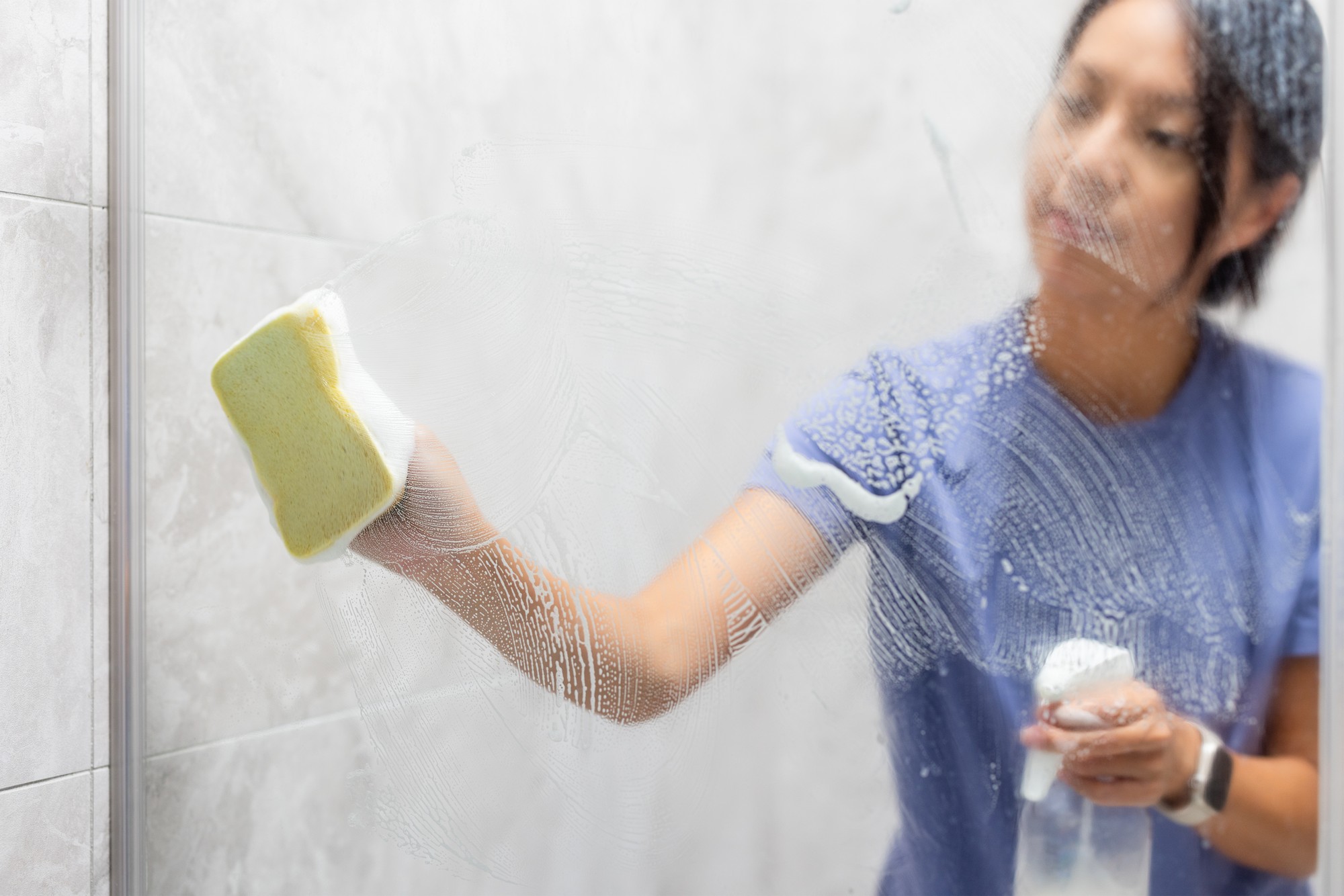 Reinigungsgerät für die Dusche